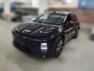 Li Auto 理想i6 2025, 12100 км, за 233400 CNY