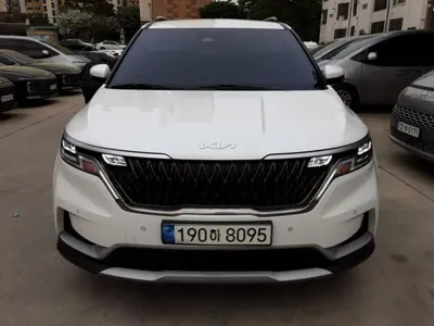 Kia Canival 2023, 30747 км, за 7680000 KRW