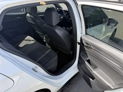 Volkswagen Golf 2023, 45000 км, за 125800 CNY - фото 11