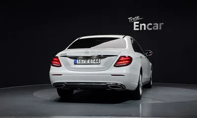 Mercedes-Benz E-Class 2018, 51512 км, за 24500000 KRW