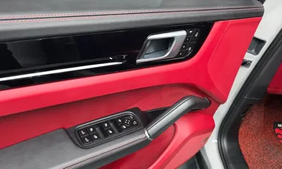 Porsche Cayenne 2023, 50583 км, за 99900000 KRW - фото 29