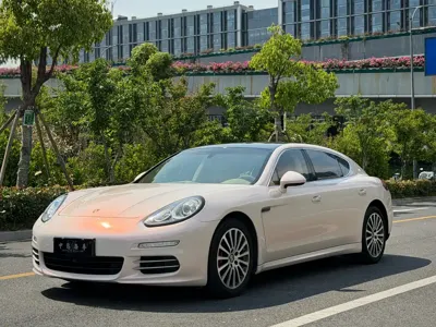 Porsche Panamera · 2015 год