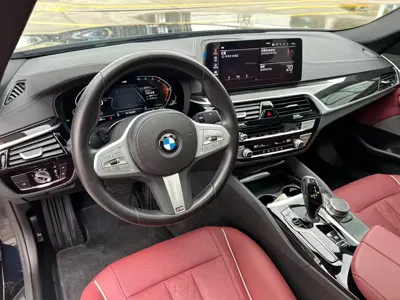 BMW 5 Series 2023, 25000 км, за 229800 CNY
