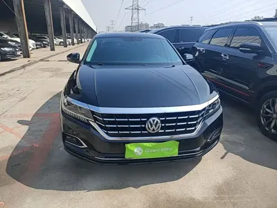 Volkswagen Passat 2019, 79100 км, за 82300 CNY - фото 3