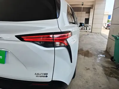 Toyota Sienna 2023, 72700 км, за 210100 CNY - фото 8