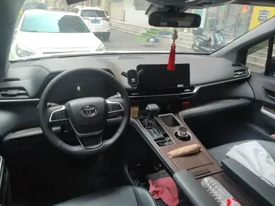 Toyota Granvia 2024, 59200 км, за 216000 CNY - фото 12