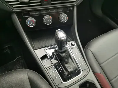 Volkswagen Bora 2021, 81600 км, за 41900 CNY - фото 13