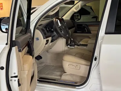 Toyota Land Cruiser 2018, 140000 км, за 468000 CNY