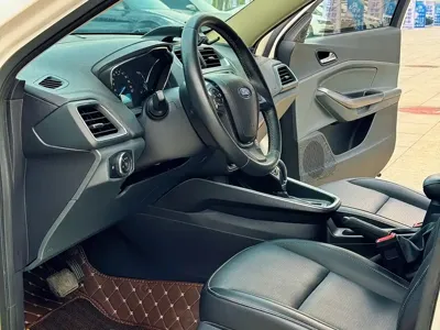 Ford Escort 2016, 112000 км, за 19900 CNY