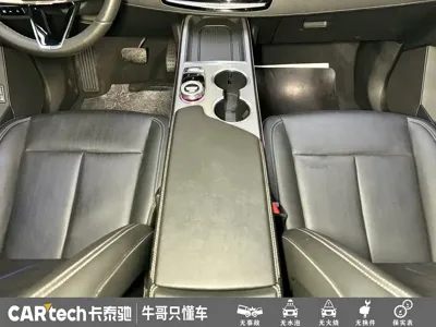 Cadillac XT5 2025, 24000 км, за 215799 CNY - фото 14