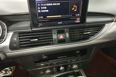 Audi A6L 2018, 164800 км, за 129895.6 CNY - фото 15