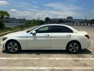 Mercedes-Benz C-Class 2020, 80000 км, за 106800 CNY