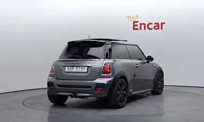 MINI Cooper 2010, 124224 км, за 4900000 KRW