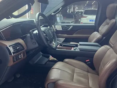 Lincoln Navigator 2022, 32000 км, за 578000 CNY - фото 6