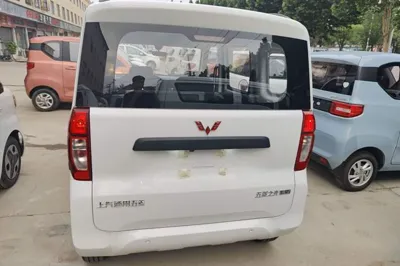 Wuling Zhiguang New Energy 2025, 100 км, за 62031.47 CNY - фото 5
