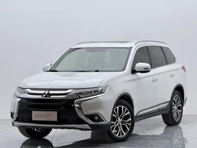 Mitsubishi Outlander · 2017 год