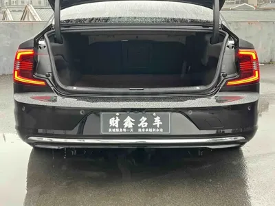 Volvo S90 2024, 38000 км, за 186800 CNY - фото 14
