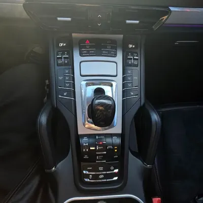 Porsche Cayenne 2016, 100000 км, за 44500000 KRW