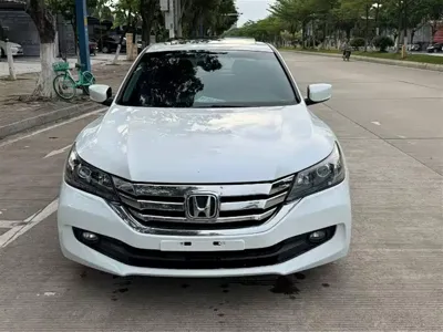Honda Accord 2015, 129000 км, за 48000 CNY