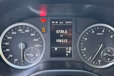 Mercedes-Benz Vito 2021, 106300 км, за 212837.62 CNY - фото 11