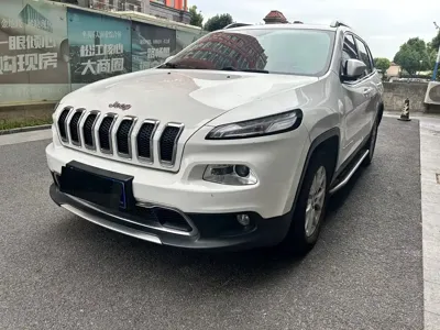 Jeep Cherokee · 2018 год