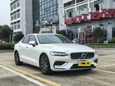 Volvo S60 2022, 80000 км, за 93000 CNY