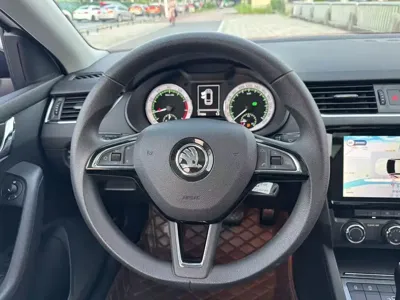 Skoda Octavia 2020, 110800 км, за 65100 CNY