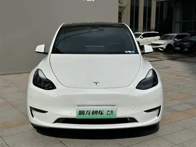 Tesla Model Y 2023, 61400 км, за 175799 CNY