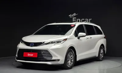 Toyota Sienna · 2024 год