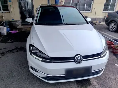 Volkswagen Golf 2020, 52400 км, за 62300 CNY