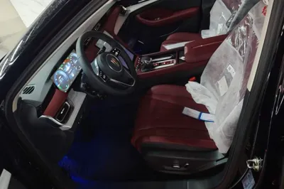 Hongqi H5 PHEV 2025, 100 км, за 140090.52 CNY - фото 17