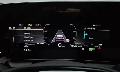 Audi Q6 e-tron 2025, 16048 км, за 65500000 KRW - фото 8