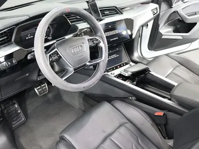 Audi e-tron 2022, 72300 км, за 45900000 KRW - фото 16