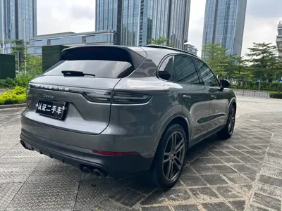 Porsche Cayenne 2021, 85000 км, за 418000 CNY