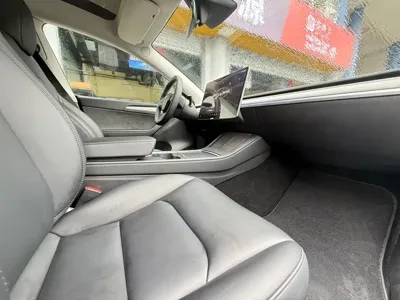 Tesla Model Y 2024, 50000 км, за 178800 CNY - фото 11