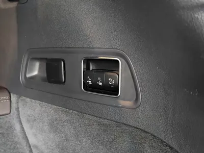 Mercedes-Benz GLS 2021, 106000 км, за 583000 CNY - фото 30