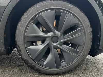 Tesla Model Y 2022, 80000 км, за 104500 CNY - фото 12