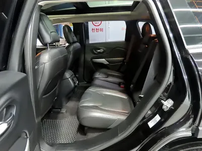 Jeep Cherokee 2017, 184467 км, за 8900000 KRW - фото 7