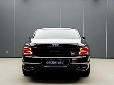 Bentley Flying Spur 2023, 98000 км, за 1880000 CNY - фото 7
