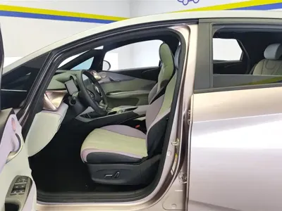BYD Dolphin 2022, 71600 км, за 56800 CNY - фото 9