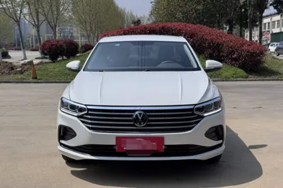 Volkswagen Lavida 2023, 74100 км, за 69747.16 CNY