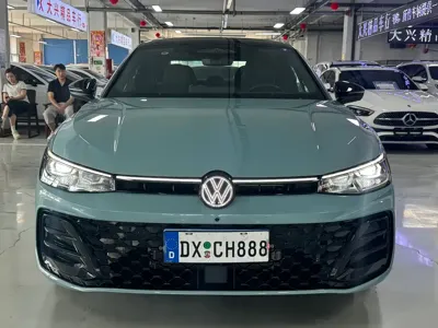 Volkswagen Passat 2025, 7000 км, за 159800 CNY