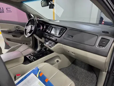 Kia Canival 2016, 199629 км, за 8500000 KRW - фото 15