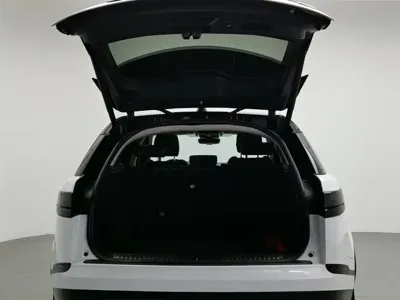 Land Rover Velar 2018, 123300 км, за 115800 CNY - фото 16