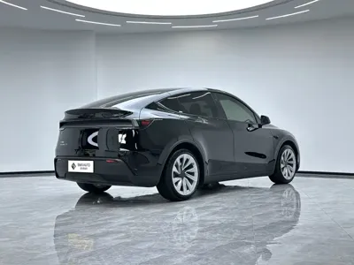 Tesla Model Y 2026, 6000 км, за 276800 CNY