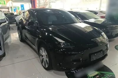 Tesla Model Y 2022, 96900 км, за 175741.1 CNY