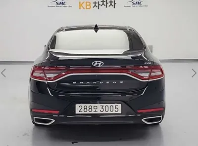 Hyundai Grandeur 2017, 96421 км, за 10671.08 USD