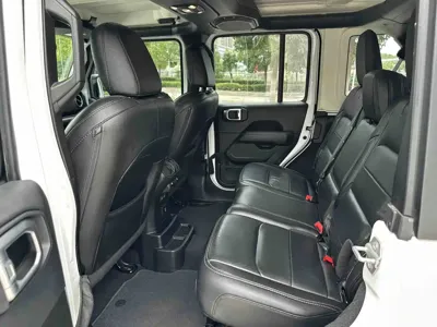 Jeep Wrangler 2019, 78000 км, за 215000 CNY - фото 7