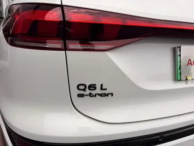 Audi 奥迪Q6L e-tron 2025, 12000 км, за 248800 CNY - фото 6