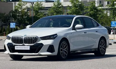 BMW i5 · 2025 год